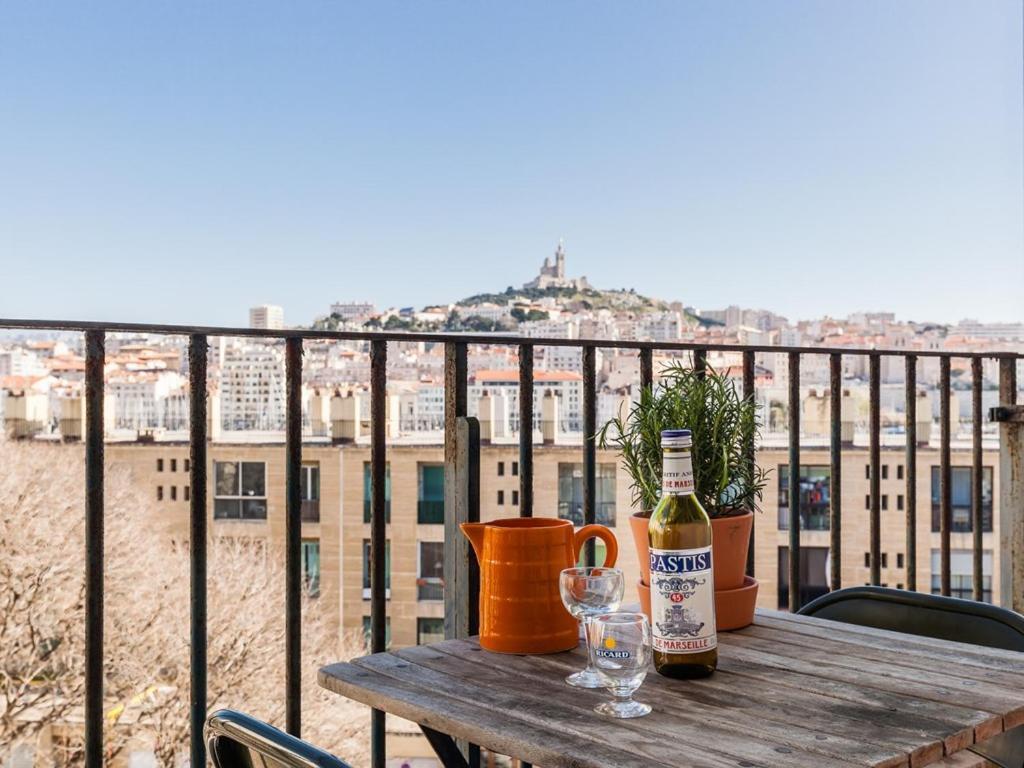 Le Ptit Jaune- Terrasse Sur Le Vieux Port Marseille Exteriör bild